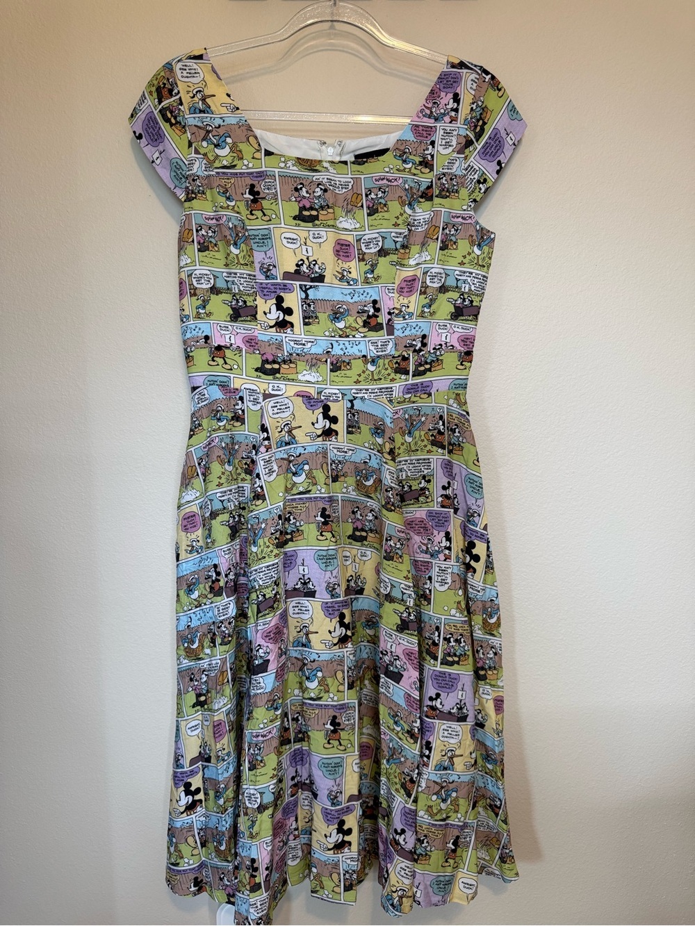 NWT Disney Unique Vintage Mickey Mouse Comic-Strip Dress size Medium